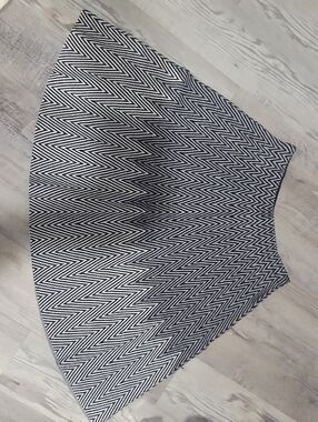 Sioni Black & White Chevron A-Line Skirt